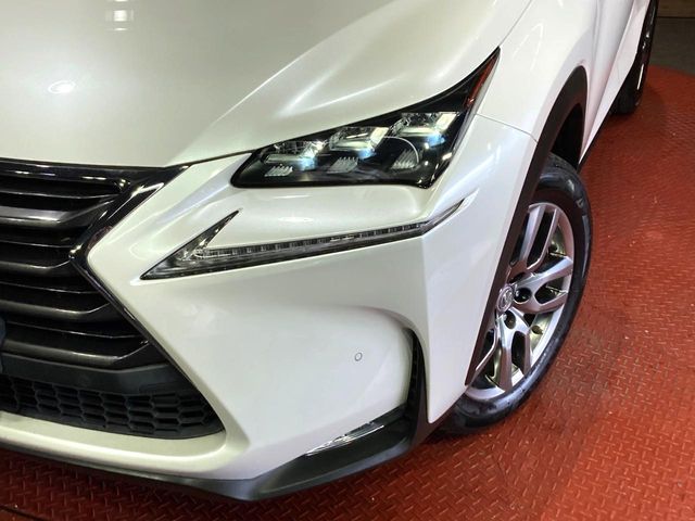 TOYOTA LEXUS NX300H 2017 Image 31