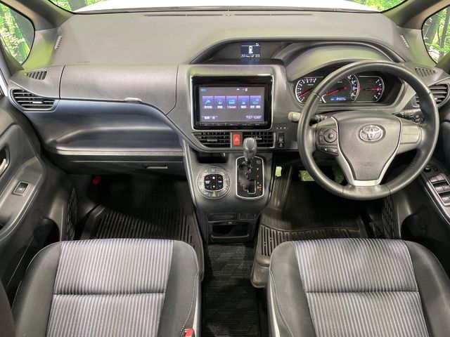 TOYOTA VOXY 2014 Image 31