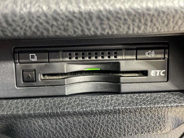 TOYOTA VOXY 2014 Image 31