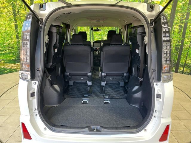 TOYOTA VOXY 2014 Image 31