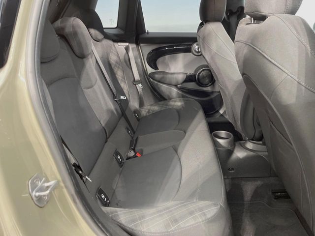 BMW MINI COOPER S 5DOOR 2019 Image 31