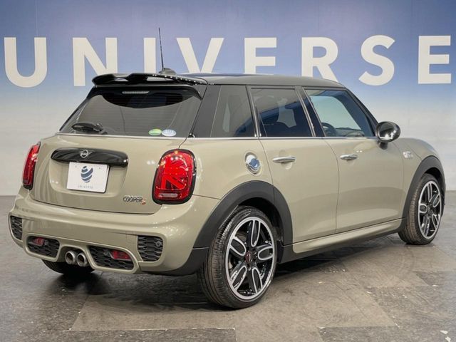 BMW MINI COOPER S 5DOOR 2019 Image 31