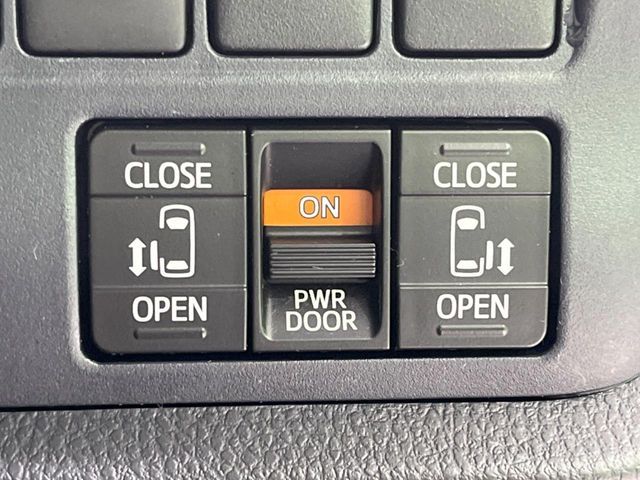 TOYOTA VOXY 2015 Image 31