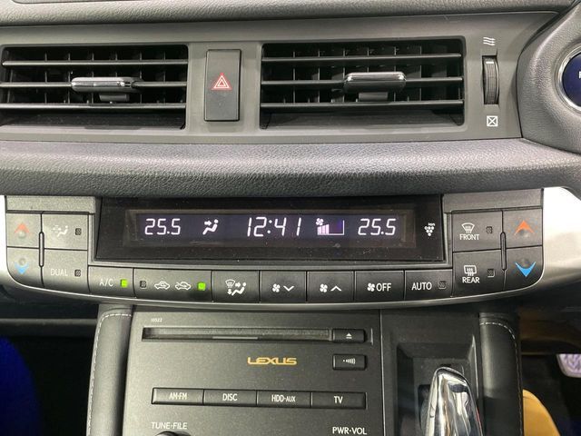 TOYOTA LEXUS CT200H 2011 Image 31