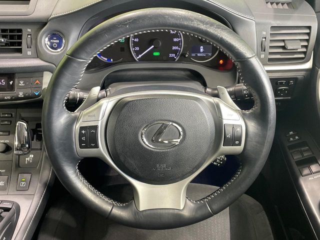 TOYOTA LEXUS CT200H 2011 Image 31