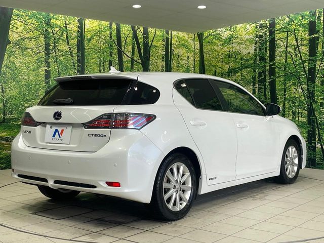 TOYOTA LEXUS CT200H 2011 Image 31