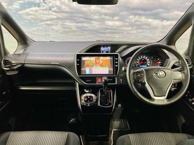 TOYOTA VOXY 4WD 2018 Image 31