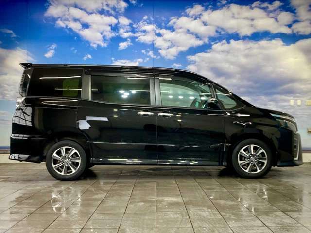 TOYOTA VOXY 4WD 2018 Image 31