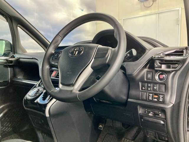 TOYOTA VOXY 4WD 2018 Image 31