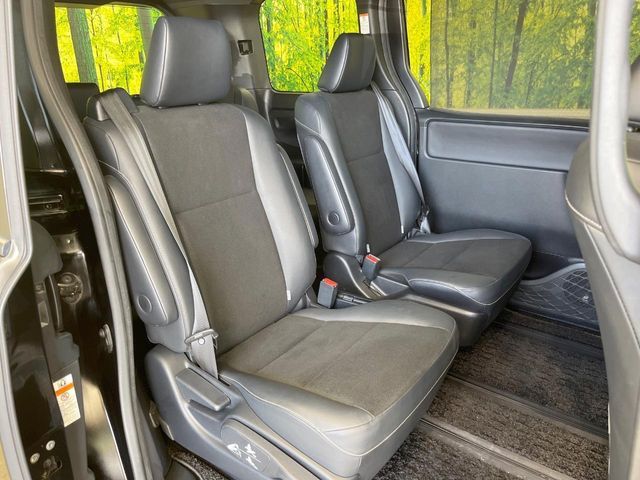 TOYOTA NOAH 2018 Image 31