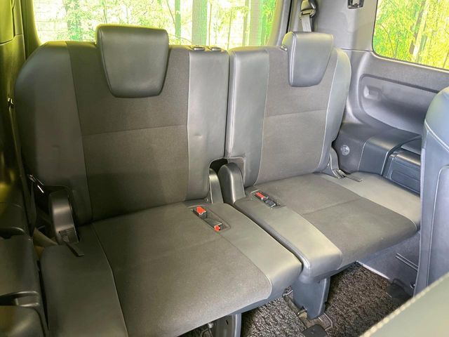 TOYOTA NOAH 2018 Image 31