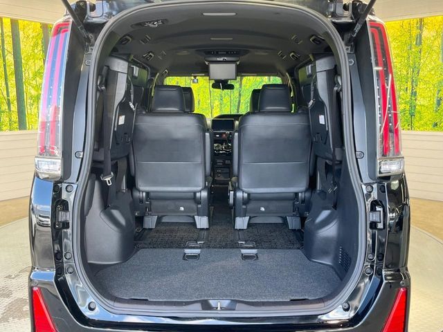 TOYOTA NOAH 2018 Image 31