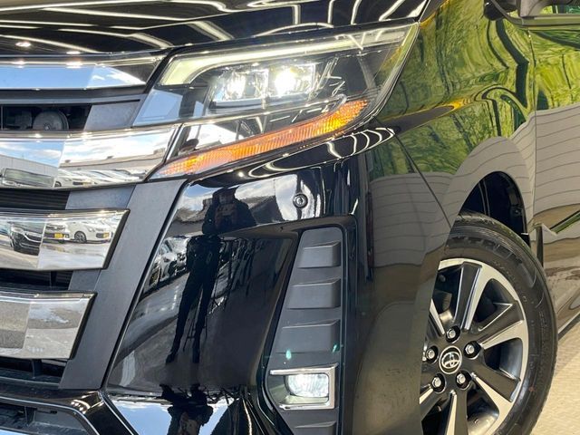 TOYOTA NOAH 2018 Image 31