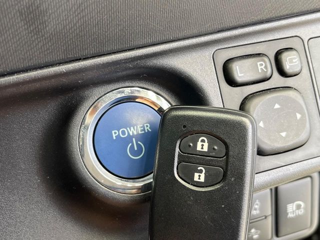 TOYOTA AQUA 2017 Image 31