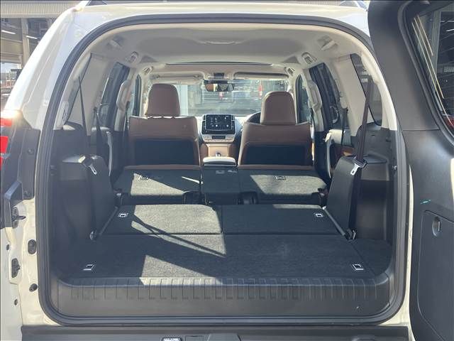 TOYOTA LANDCRUISER PRADO 2022 Image 31