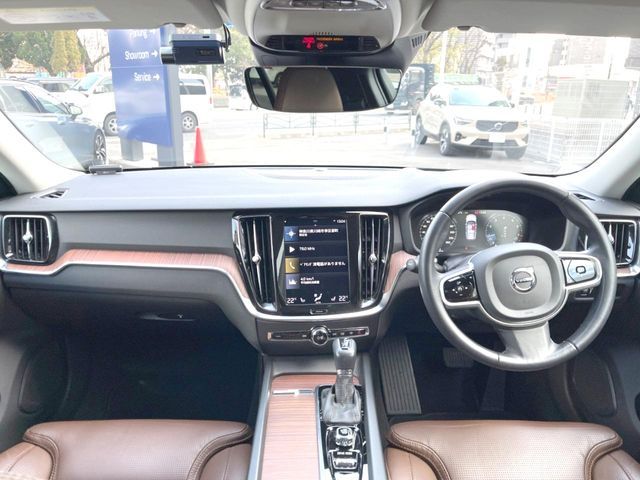 VOLVO V60 2020 Image 31