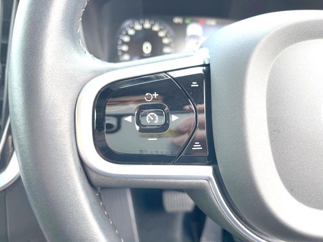 VOLVO V60 2020 Image 31