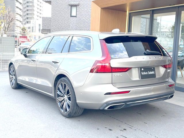 VOLVO V60 2020 Image 31