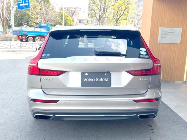 VOLVO V60 2020 Image 31