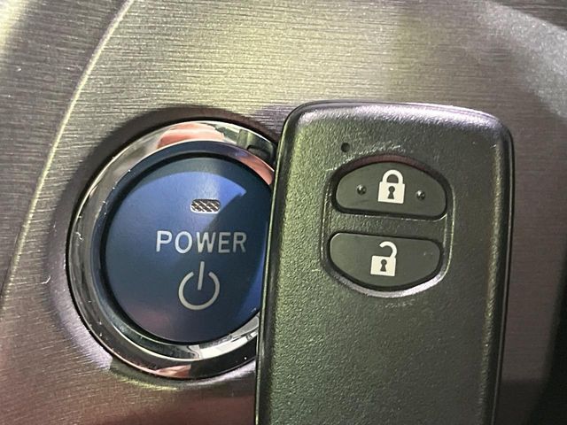 TOYOTA PRIUS 2015 Image 31