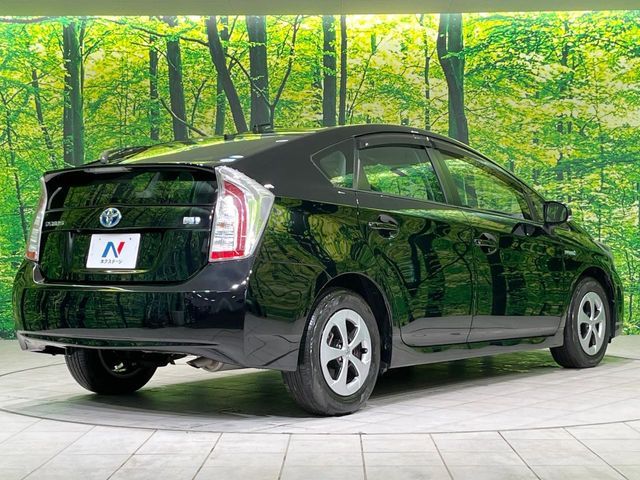 TOYOTA PRIUS 2015 Image 31