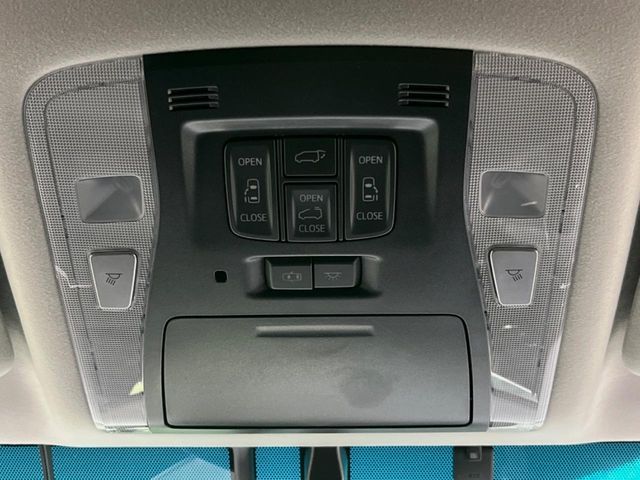 TOYOTA VELLFIRE 2017 Image 31