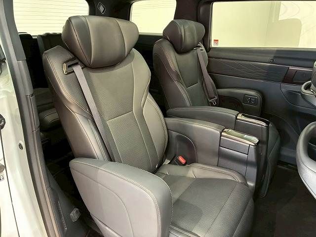 TOYOTA ALPHARD 2024 Image 31