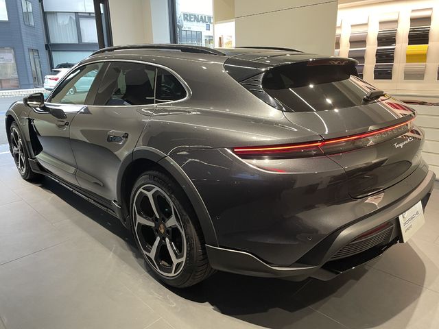 PORSCHE TAYCAN 2024 Image 31