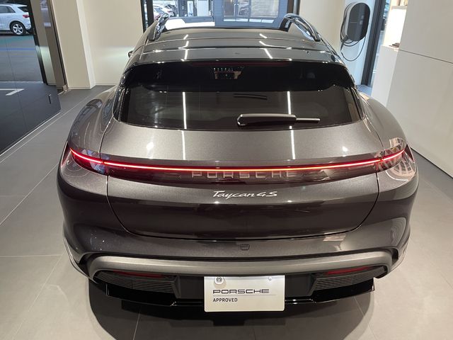 PORSCHE TAYCAN 2024 Image 31