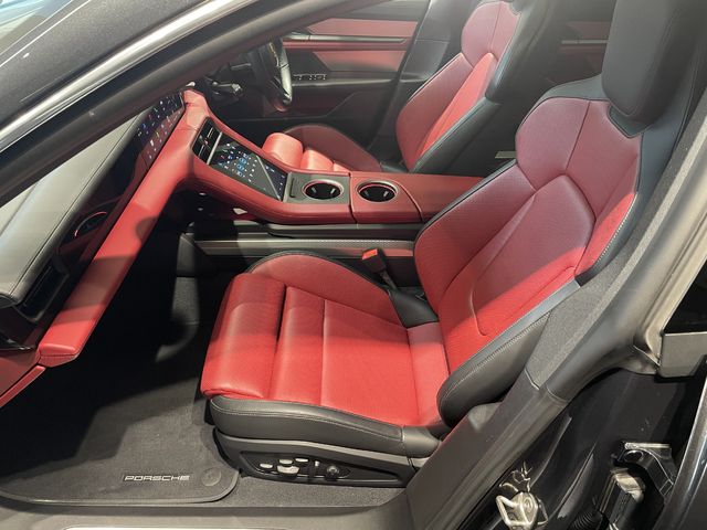 PORSCHE TAYCAN 2024 Image 31