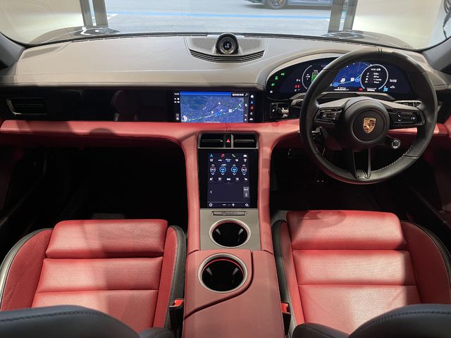 PORSCHE TAYCAN 2024 Image 31