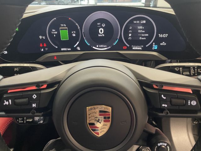 PORSCHE TAYCAN 2024 Image 31