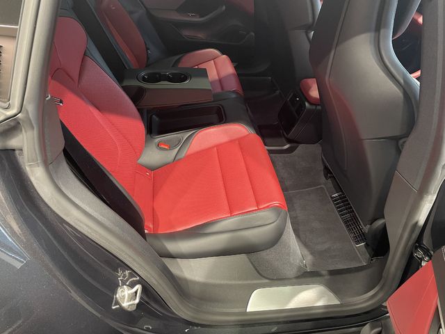 PORSCHE TAYCAN 2024 Image 31