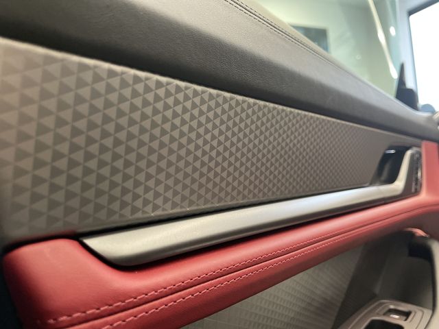 PORSCHE TAYCAN 2024 Image 31