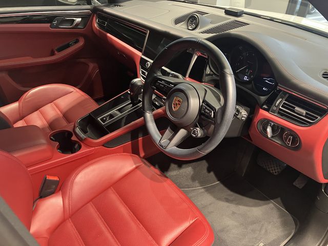 PORSCHE MACAN 2023 Image 31