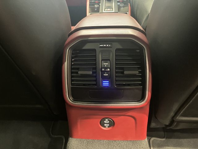 PORSCHE MACAN 2023 Image 31