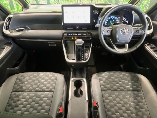 TOYOTA VOXY HYBRID 2024 Image 31