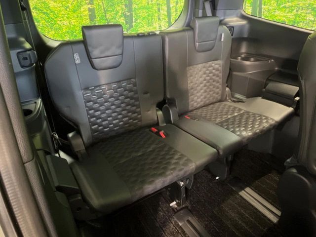 TOYOTA VOXY HYBRID 2024 Image 31