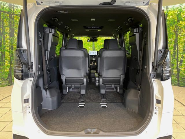 TOYOTA VOXY HYBRID 2024 Image 31