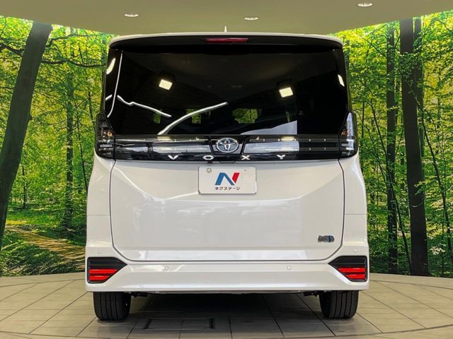 TOYOTA VOXY HYBRID 2024 Image 31