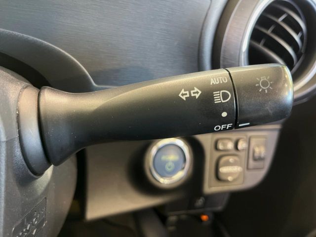 TOYOTA AQUA 2013 Image 31