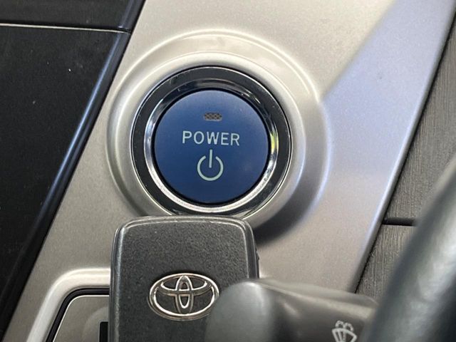 TOYOTA PRIUS ALPHA 2013 Image 31