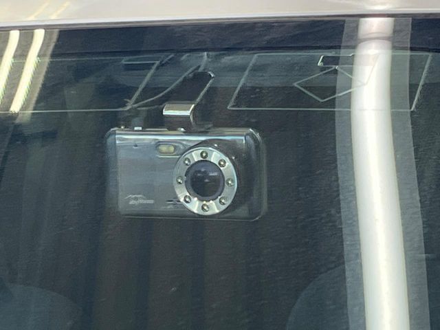 TOYOTA PRIUS ALPHA 2013 Image 31