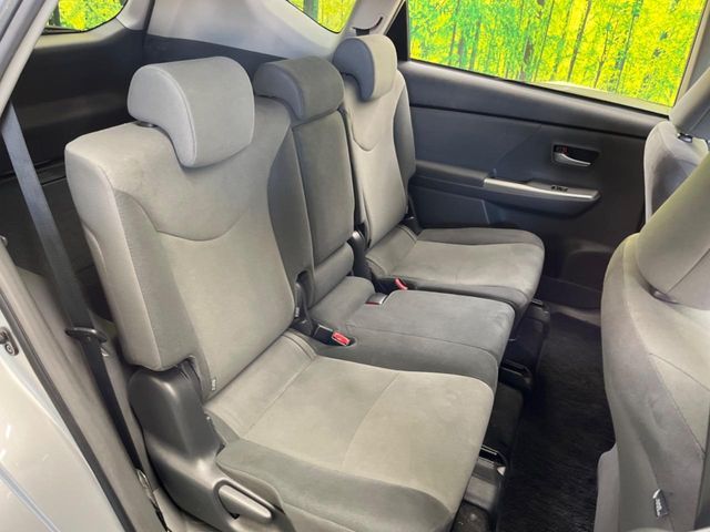 TOYOTA PRIUS ALPHA 2013 Image 31