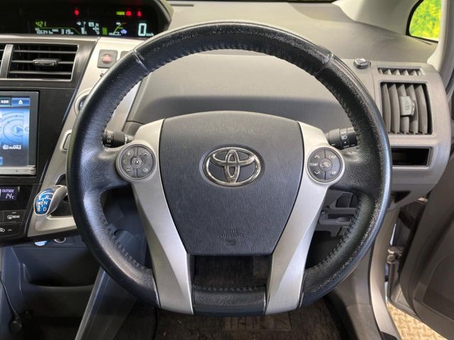 TOYOTA PRIUS ALPHA 2013 Image 31