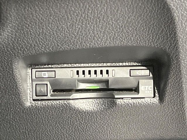 TOYOTA PRIUS 2019 Image 31