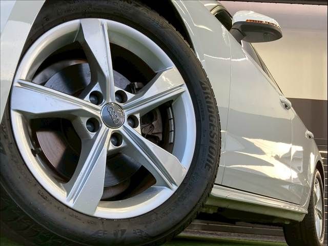 AUDI A4 AVANT 2021 Image 31