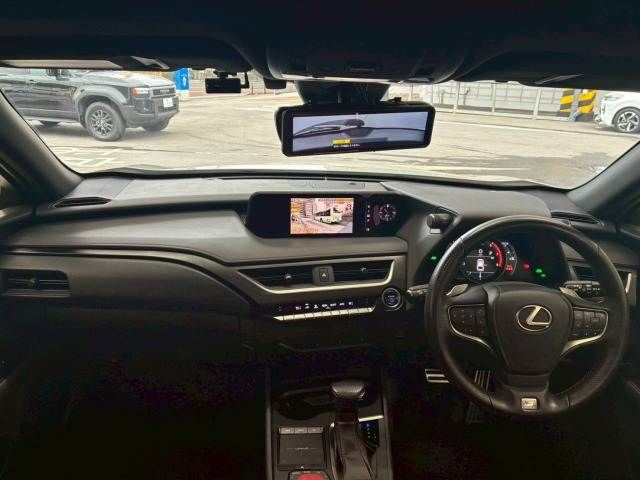 TOYOTA LEXUS UX250H 2019 Image 31