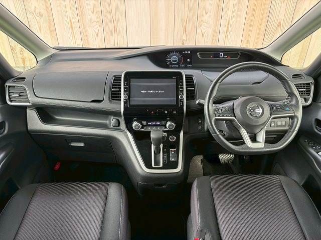NISSAN SERENA  S-HYBRID 2017 Image 31