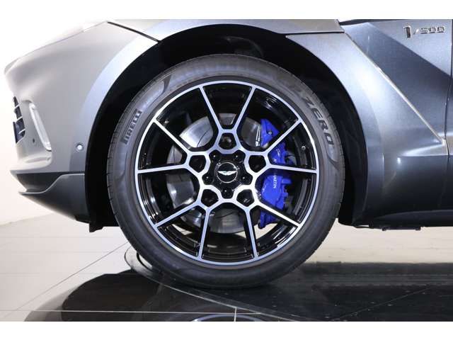 ASTON MARTIN SUV 2021 Image 31